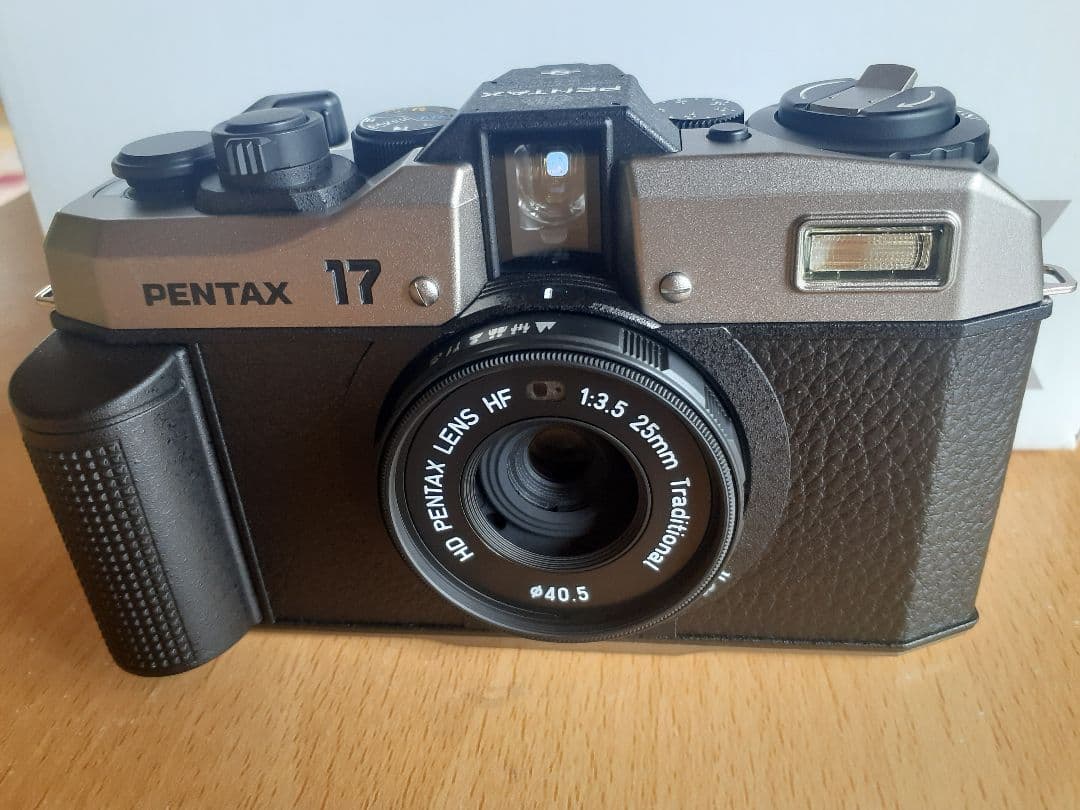 ペンタックス17　中古完動品　訳あり特価品　購入証明書有り(^-^)匿名配送