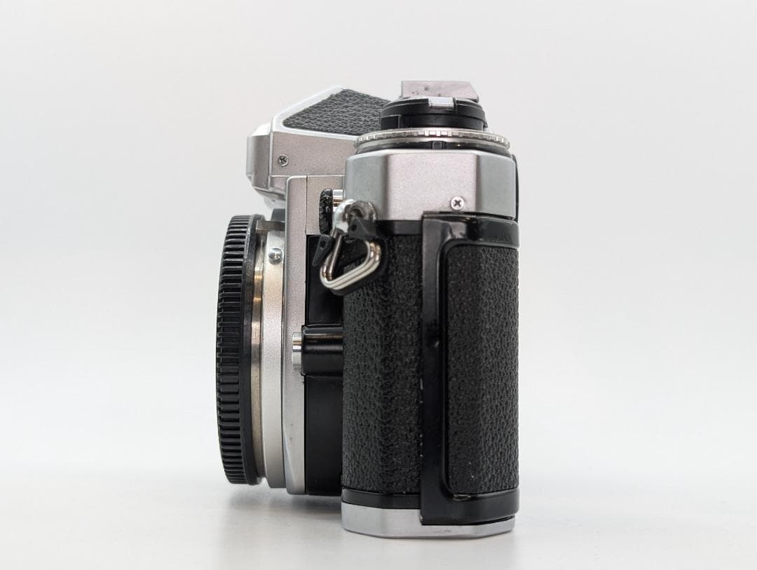 【美品完動品】Nikon FE フィルムカメラ シルバー ボディ 人気機種