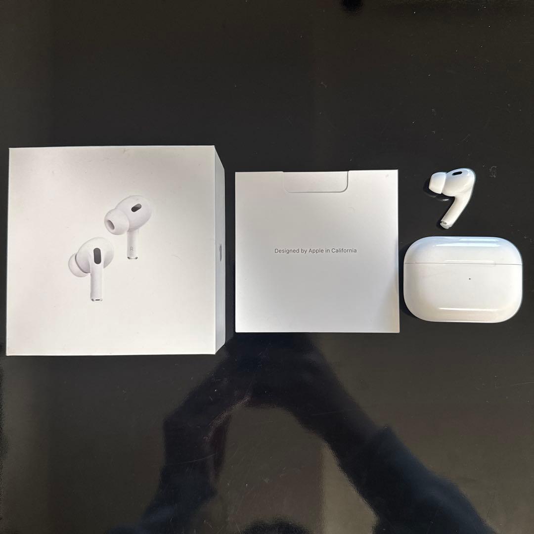 Apple Airpods Pro 第2世代　充電ケース付き　片方だけ