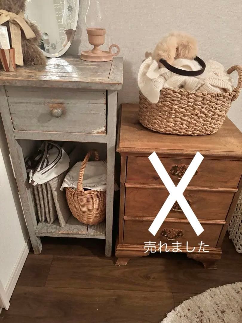 アンティーク シェルフ (左のブルーグリーンのみ)