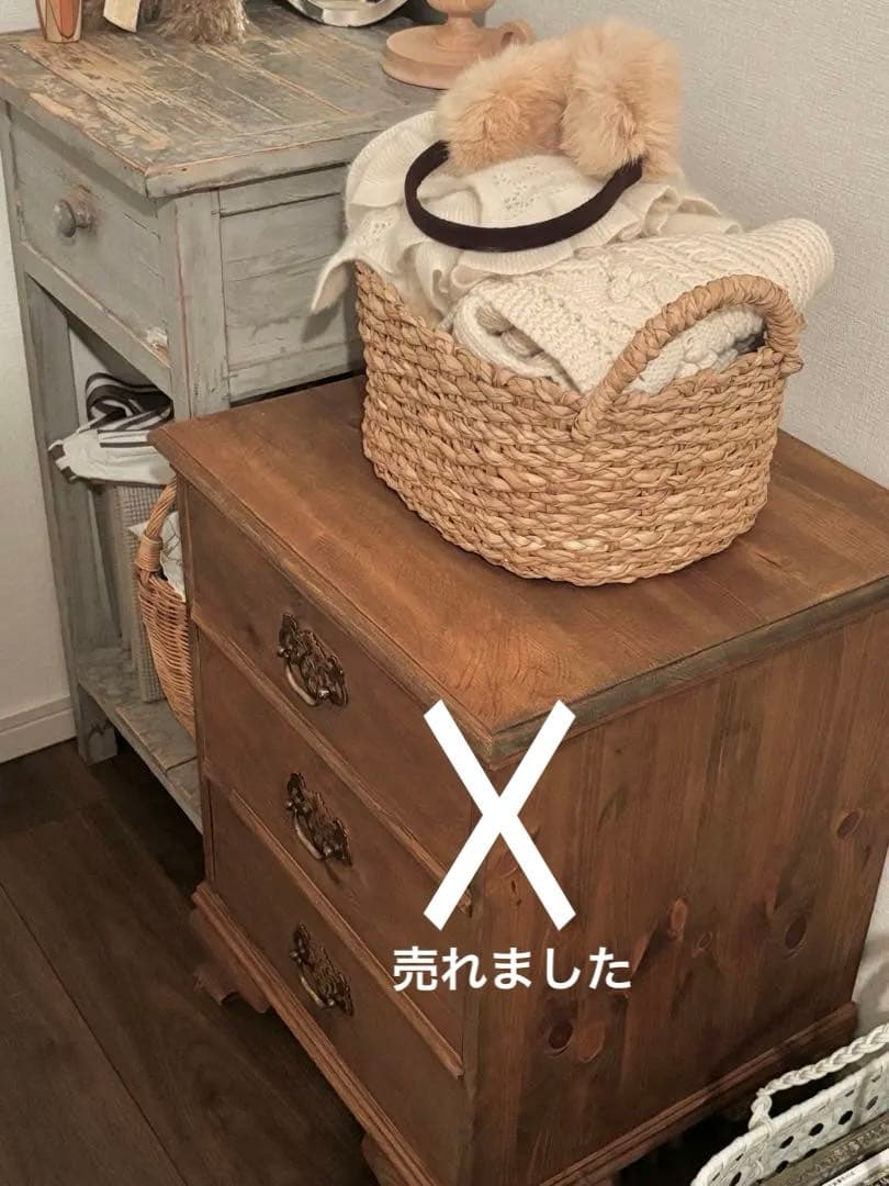 アンティーク シェルフ (左のブルーグリーンのみ)