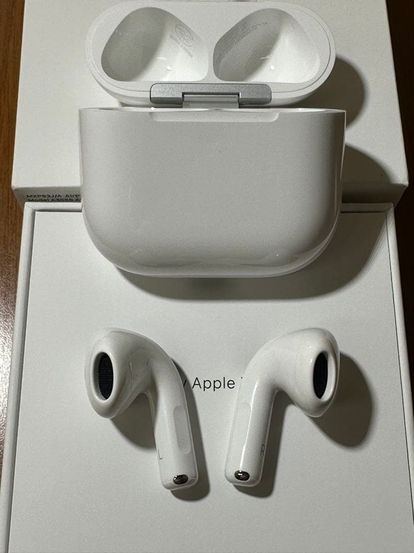 【極美品】 AirPods 4 ANC搭載 MXP93J/A QGYFF