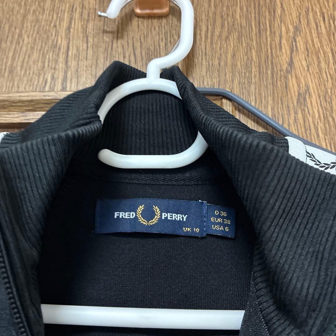 FRED PERRY ブラックジャージ UK 10