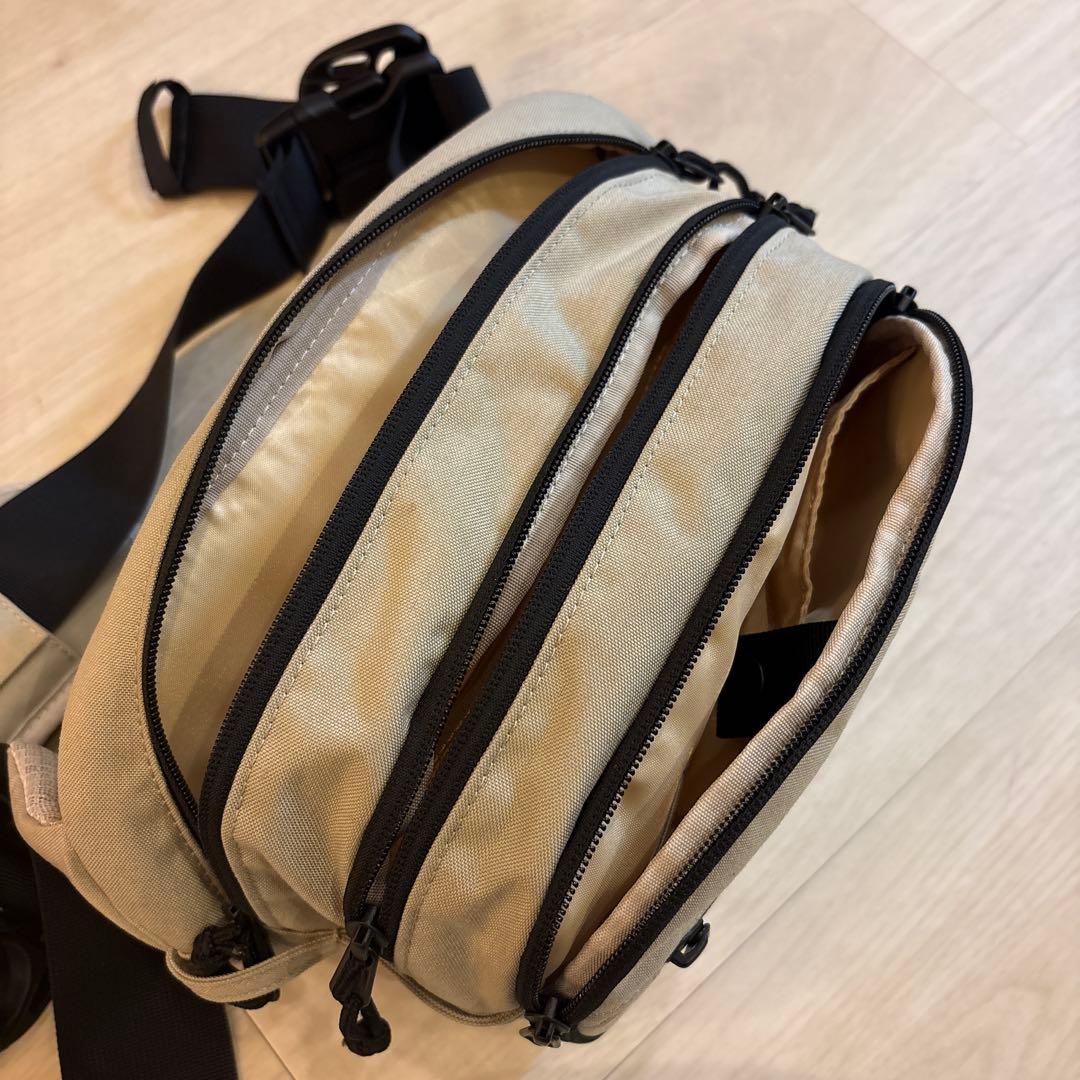 Hugoo ベージュ ヒップシート