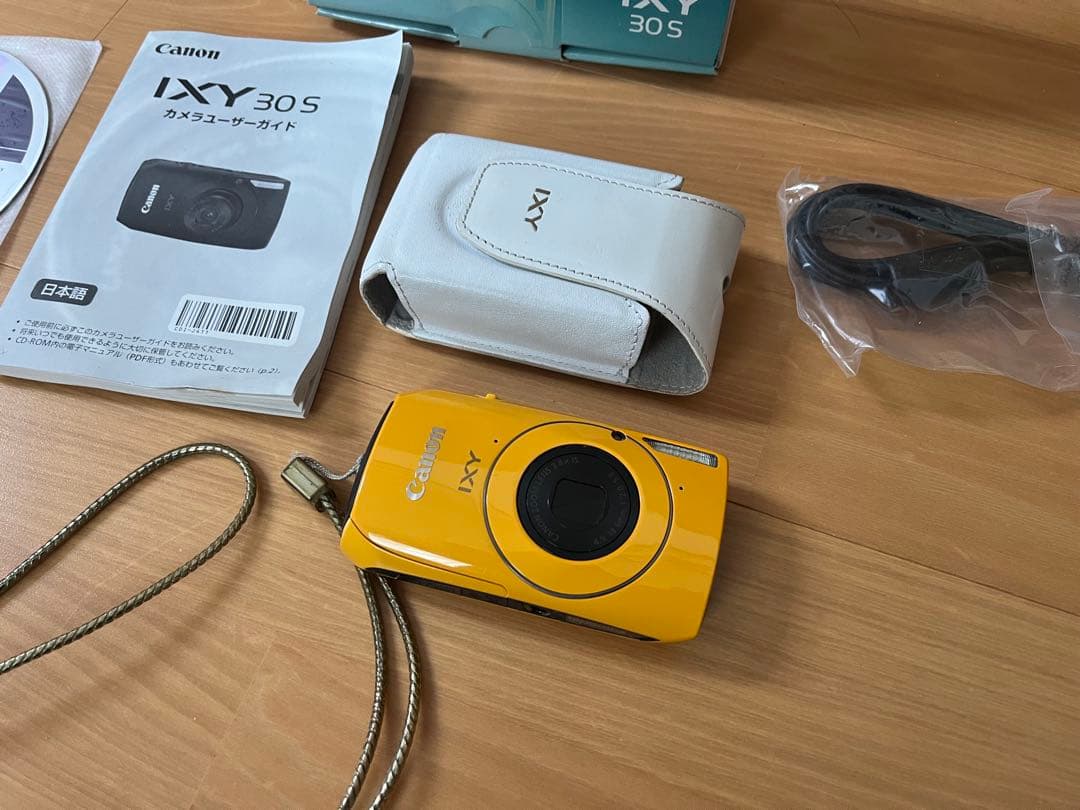 Canon IXY 30S イエロー 　レア物 美品　完動品