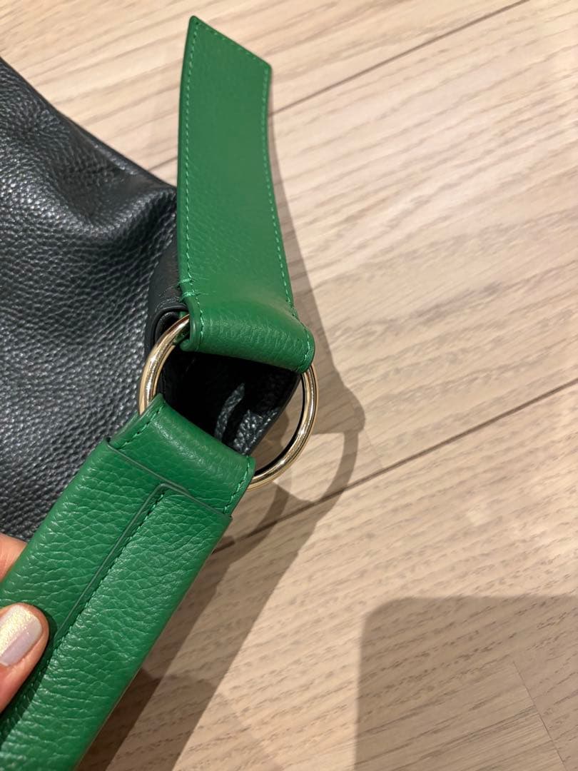 HINC NUNCレザー ショルダーバッグ