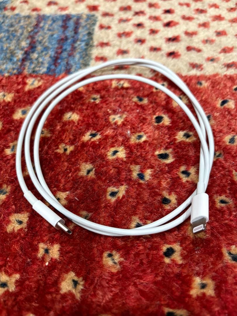 wataru  iphone se 第2世代 黒 64GB