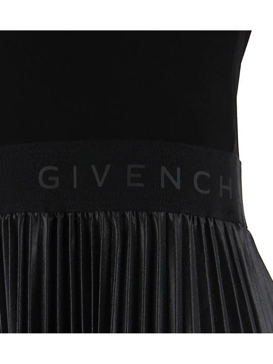 確実正規品　GIVENCHY ワンピース スーツカバー＆ ハンガー付 極美品