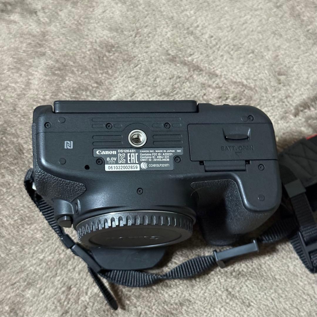 Canon キャノン　EOS 8000D ダブルズーム デジタルカメラ