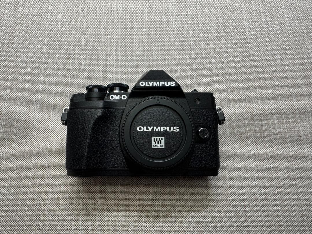 OLYMPUS ミラーレス一眼 OM-D EM10 Mark III ボディ