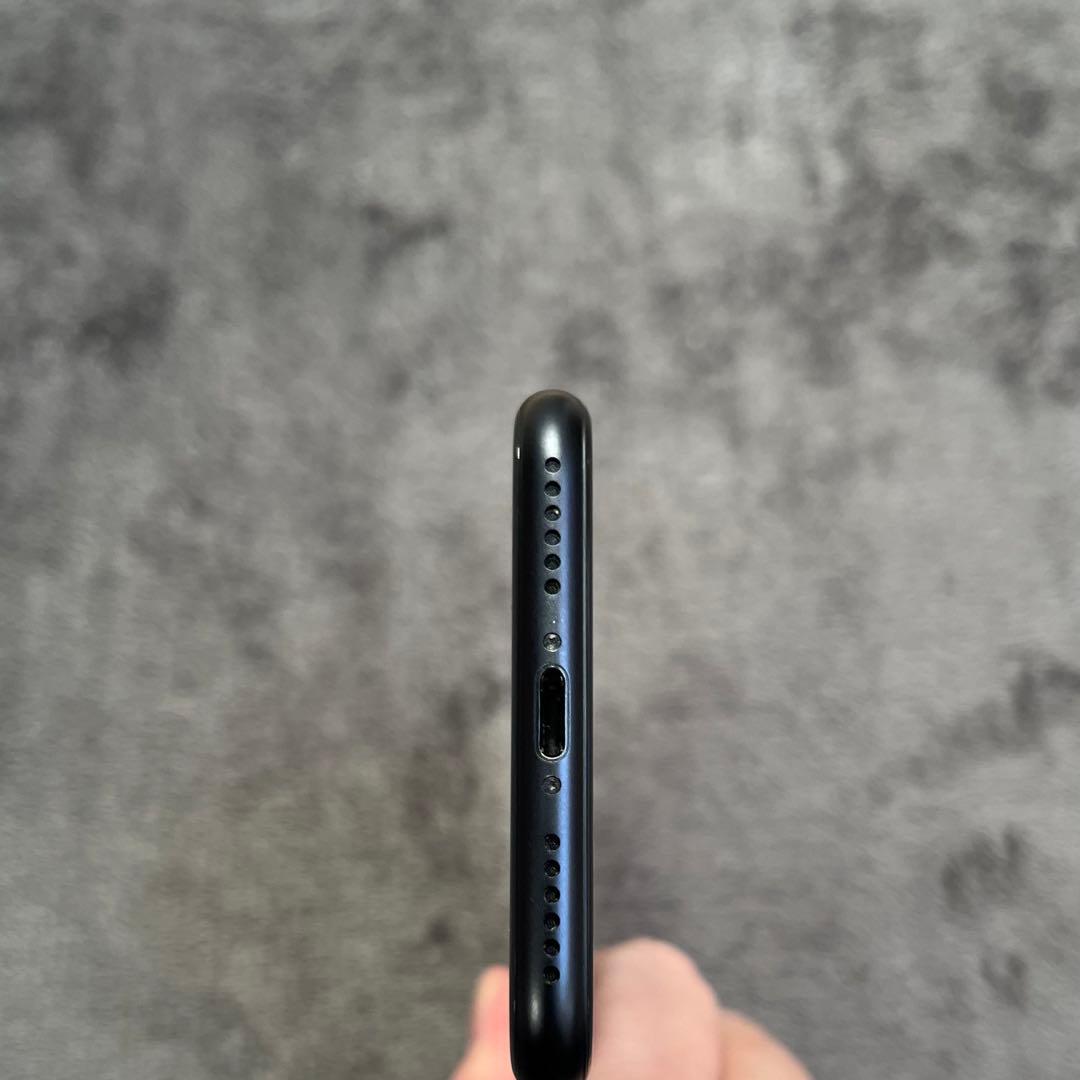 iPhone SE2 256GB SIMロック解除済 ブラック（黒）