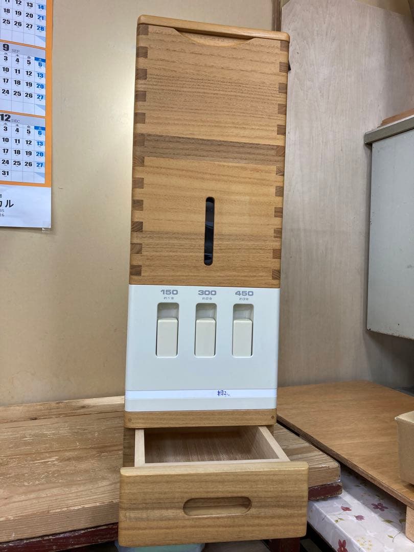 桐の米びつ20kg用　桐子モダン　ほぼ未使用　A