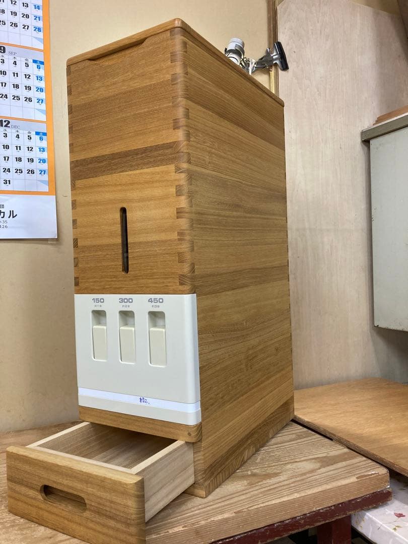 桐の米びつ20kg用　桐子モダン　ほぼ未使用　A