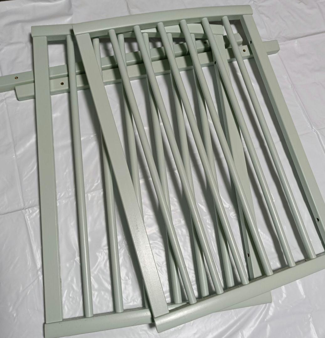 中古・良品　STOKKE ベビーベッド V2　ミントグリーン　おまけ付き