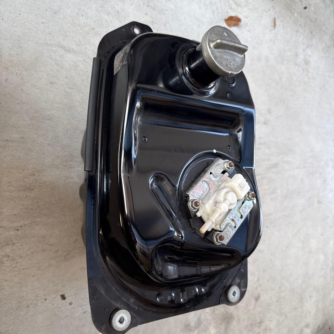PCX KF18燃料タンク 8500キロから取り外しjf28jf56にも。
