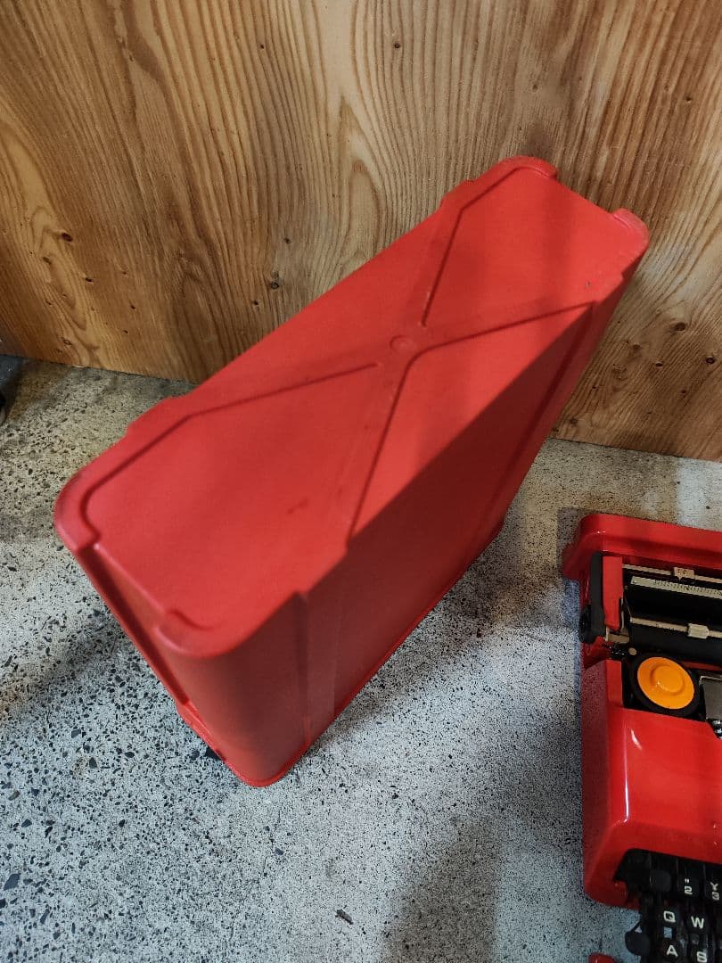 オリベッティ　タイプライター