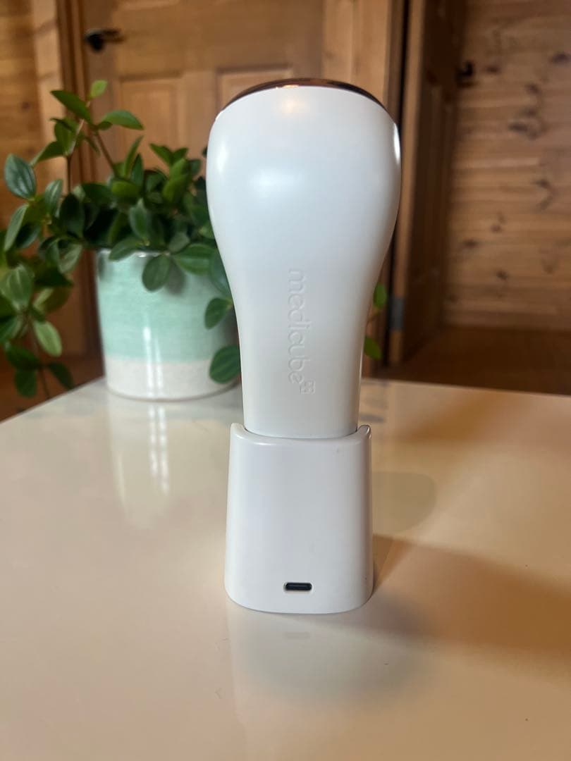 Nan様用【正規品】メディキューブ AGE-R 美顔器2種＋ジェル付属セット