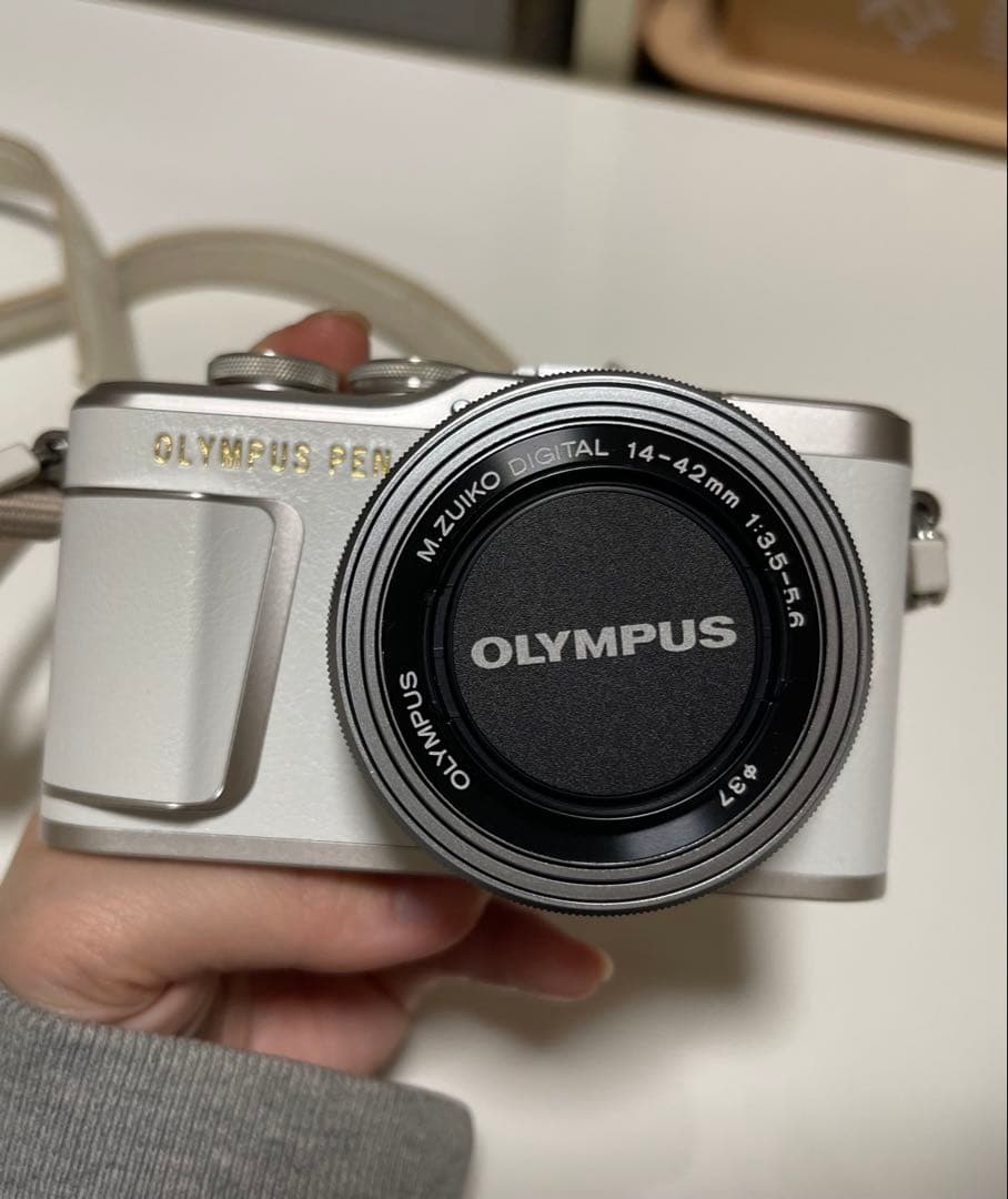 【動作確認済】 OLYMPUS PEN E-PL9 ミラーレス一眼 ホワイト