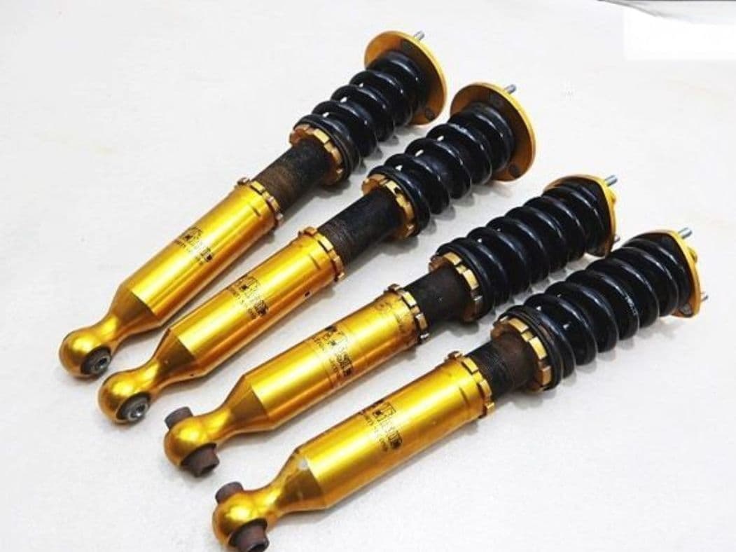 18クラウン Tism フルタップ式車高調