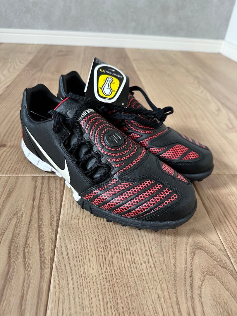 NIKEトータル90 シュート Ⅱ TF(ブラック×ホワイト)