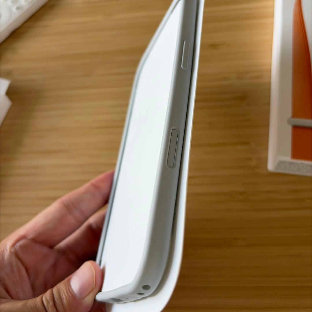 iPhone Air Bumper & Crossbody Strap セット