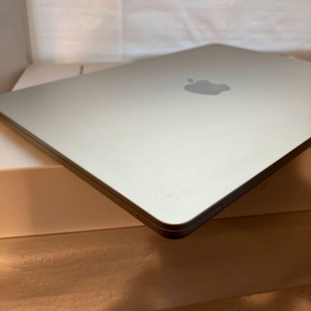 MacBook Air M2 16GBメモリ