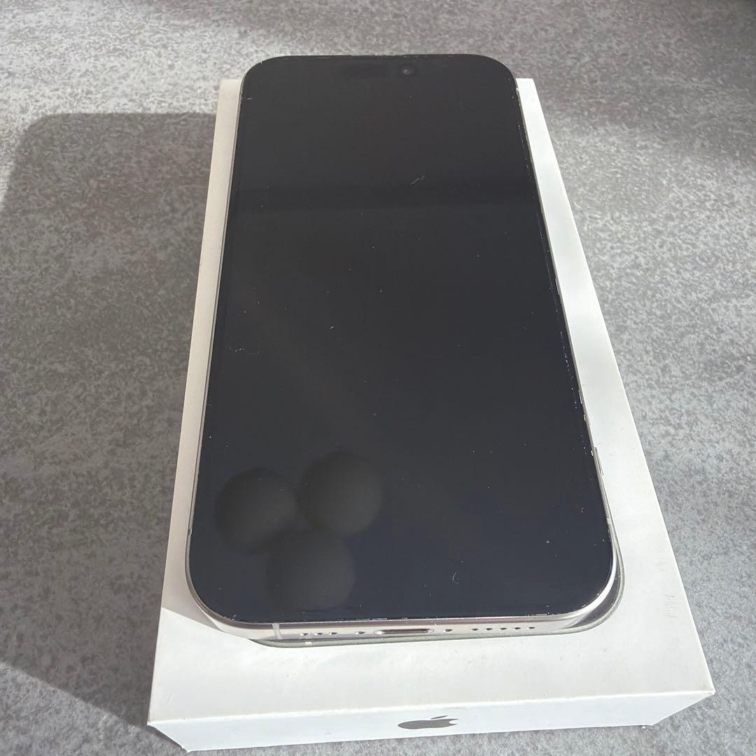 Apple iPhone 15 Pro 本体 ナチュラルチタニウム