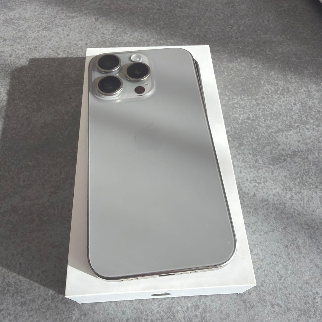 Apple iPhone 15 Pro 本体 ナチュラルチタニウム
