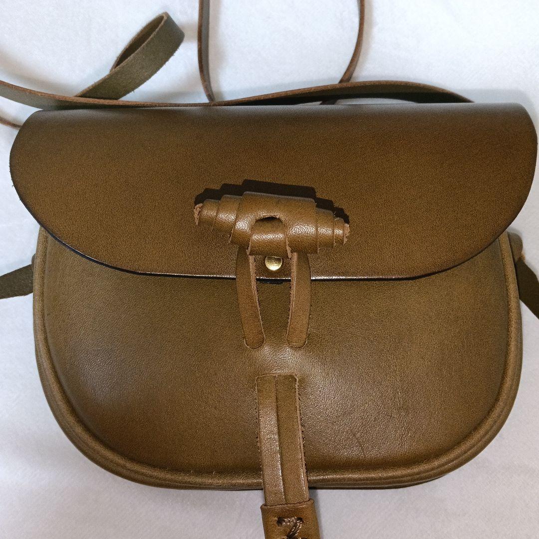 ヘルツ　タッセルポシェット