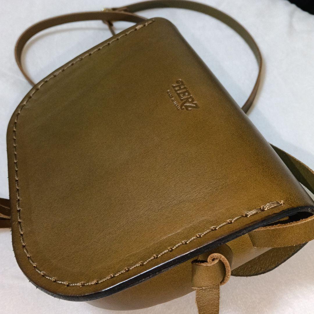 ヘルツ　タッセルポシェット