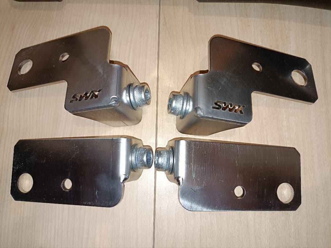 【くるぅ】スペーシア　モーションコントロールビーム　フロント　中古