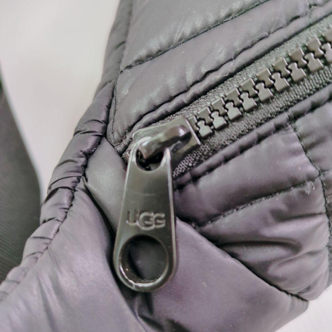 【美品】UGG　ボディバッグ　ウエストポーチ　キルティング　アグ　男女兼用