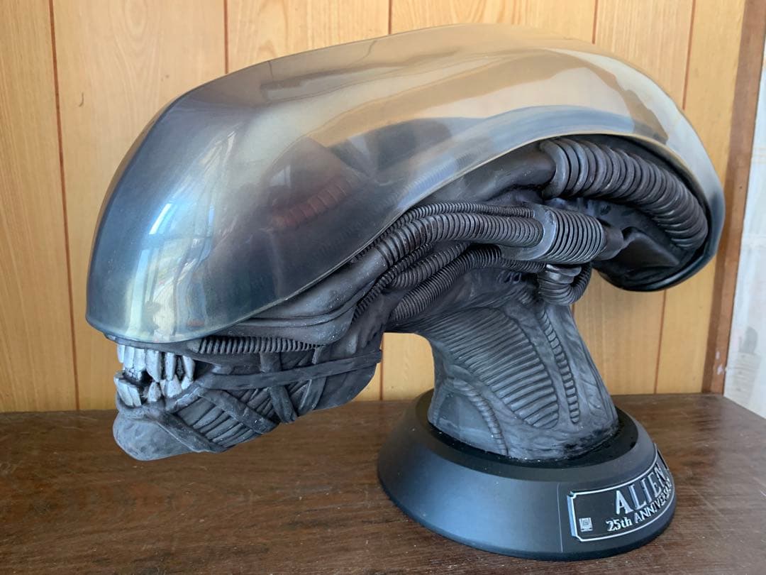 エイリアン 製作25周年記念 アニバーサリー・コレクションフィギュアDVD