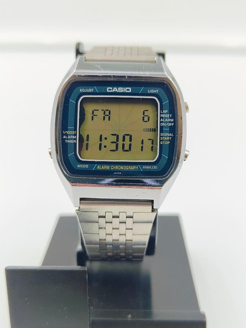 レア VINTAGE 1981's CASIO A201 デジタル腕時計