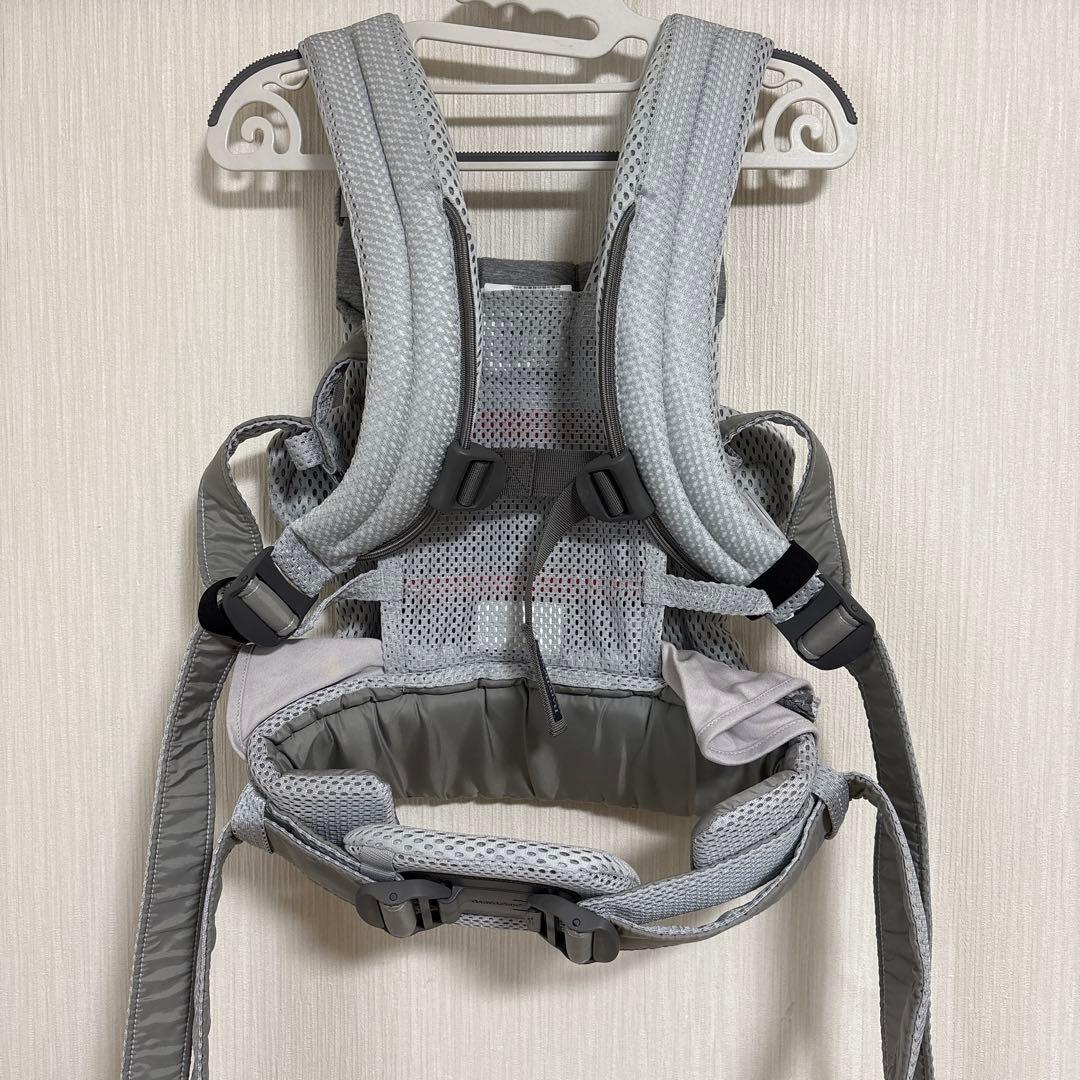 ベビービョルン　抱っこ紐　ベビーキャリアHARMONY シルバー