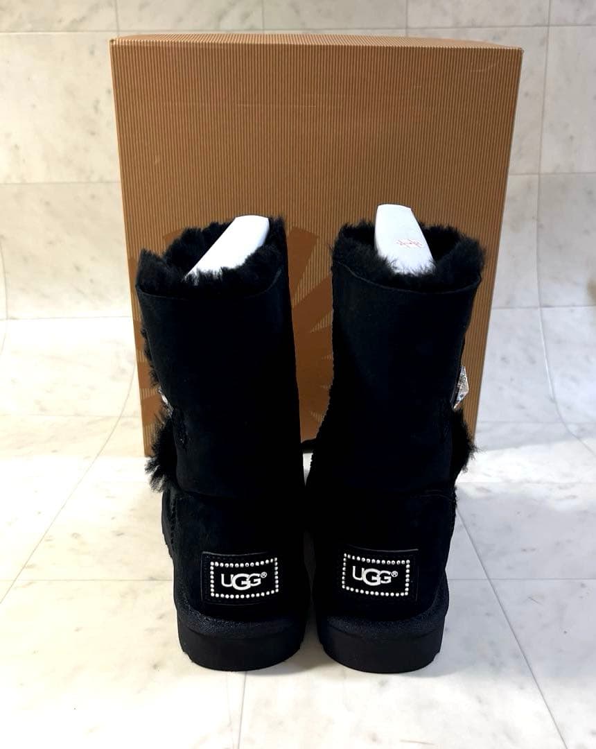 【新品未使用】UGG ブラック ムートンブーツ・スワロフスキー