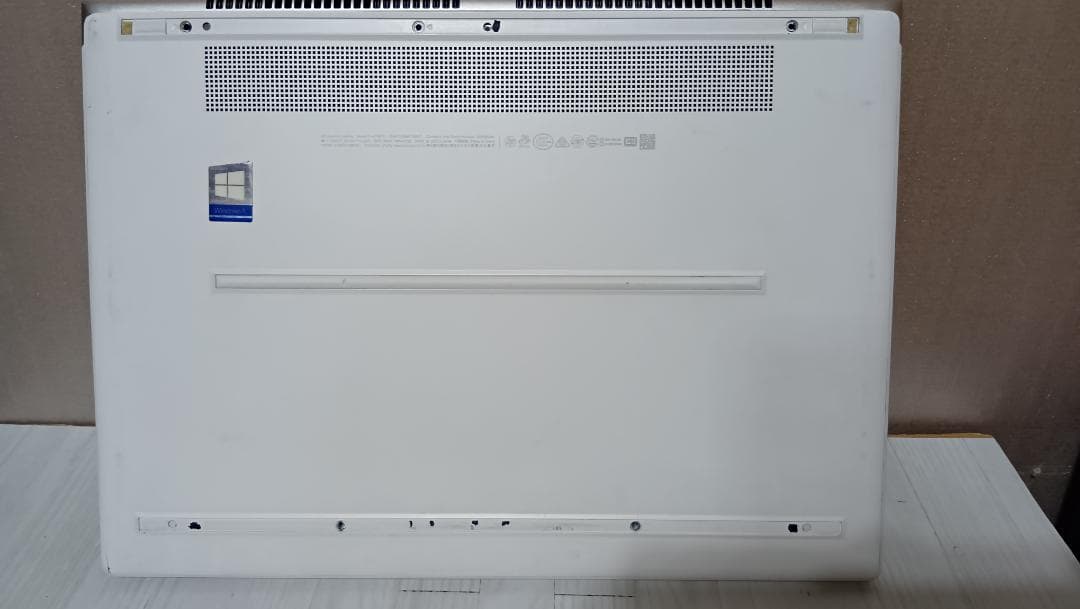 ジャンク⑤ HP SPECTRE Laptop 13-af018TU