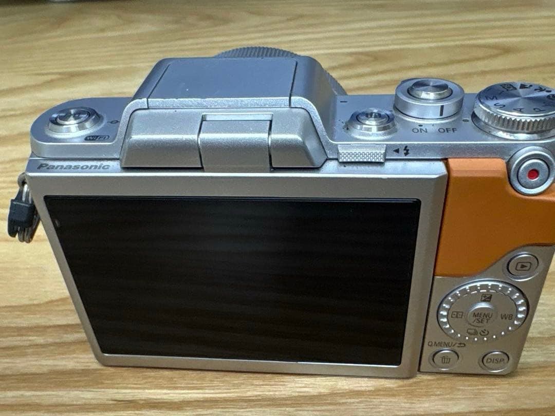 Panasonic DMC-GF7W ミラーレス一眼 カメラ