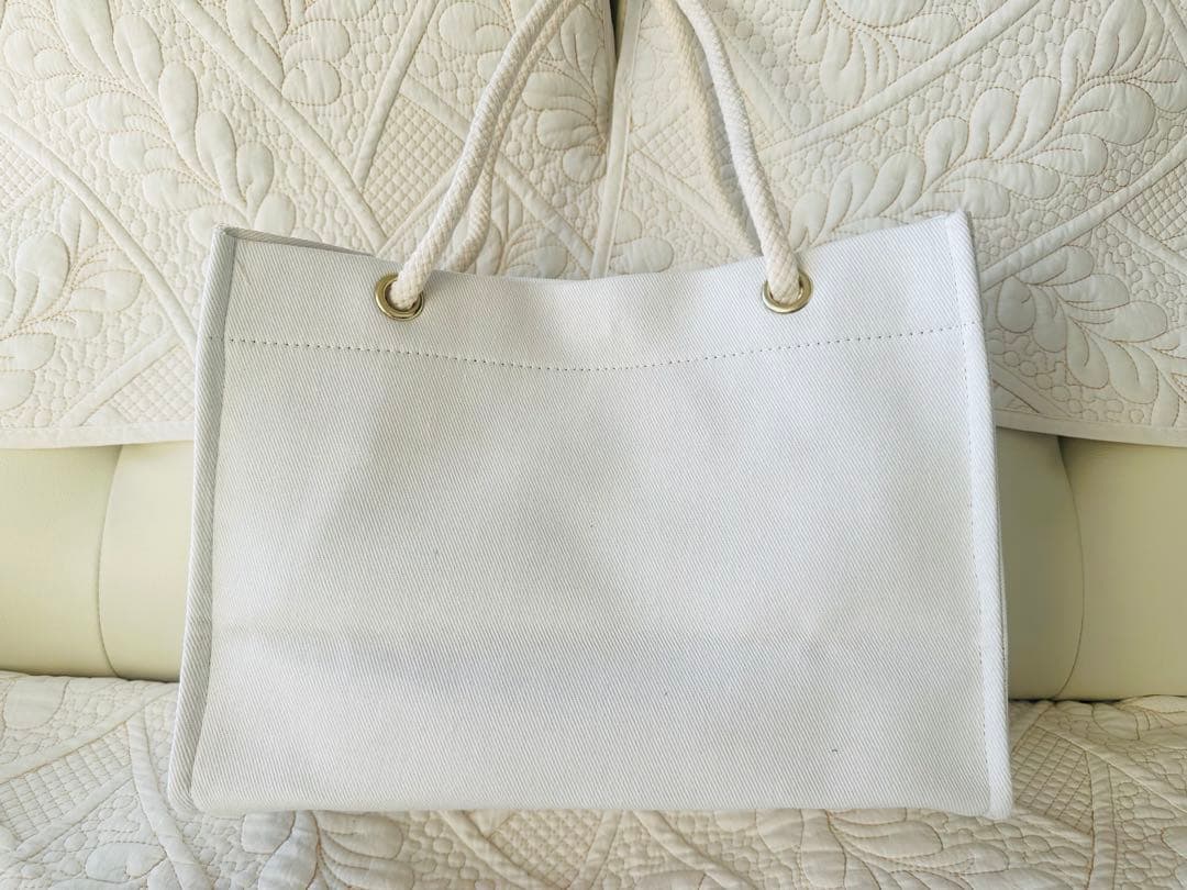 CHANELノベルティ☆肩掛けトートバッグ新品未使用品キャンバス白