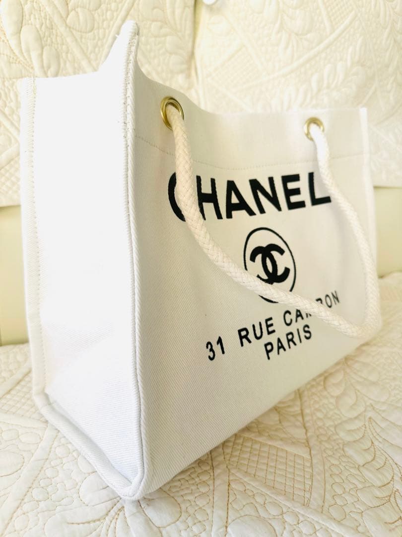 CHANELノベルティ☆肩掛けトートバッグ新品未使用品キャンバス白