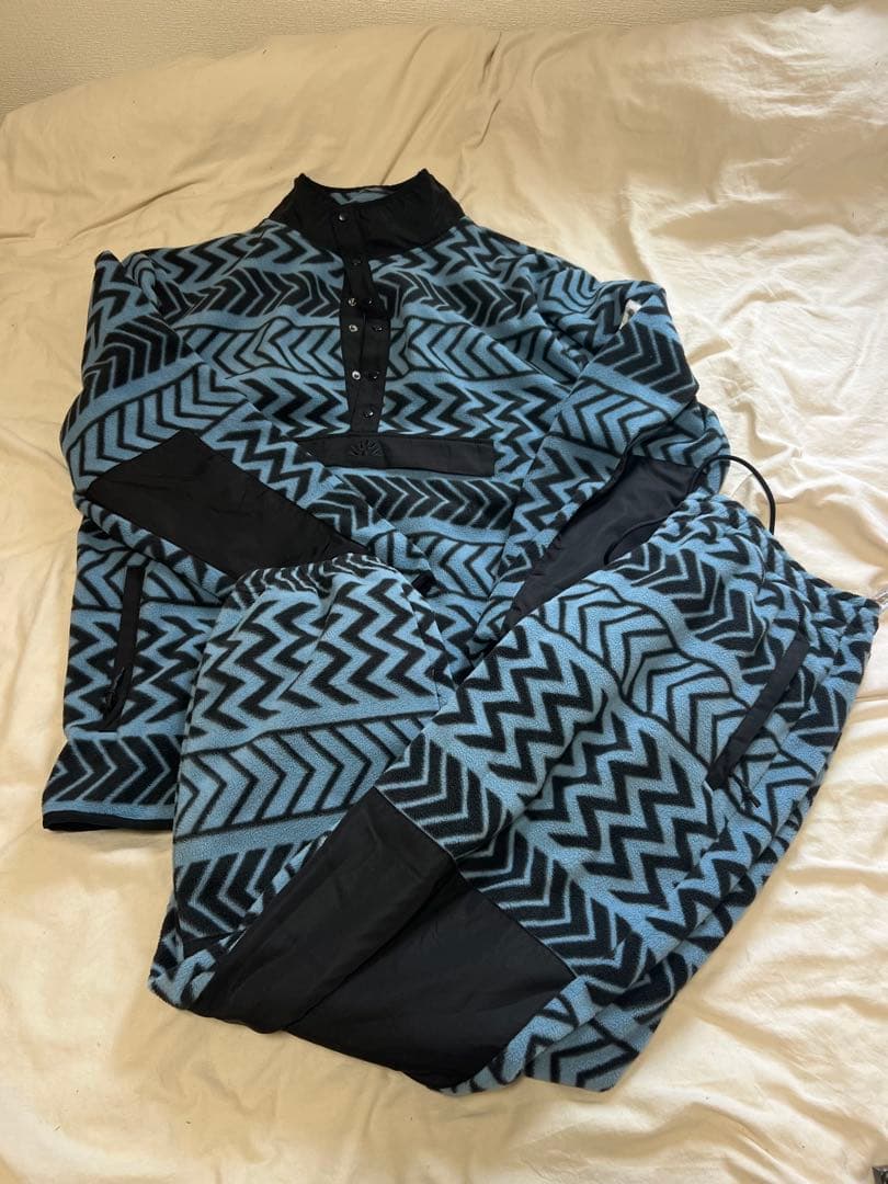 ざくろ様秋冬物　スノーボードブランド　AUTUMN フリース上下セットXXL