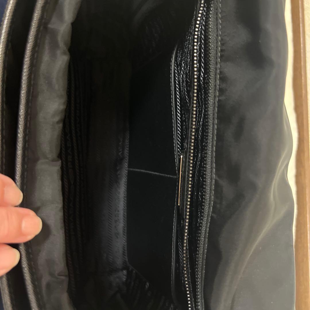 プラダショルダーバッグ