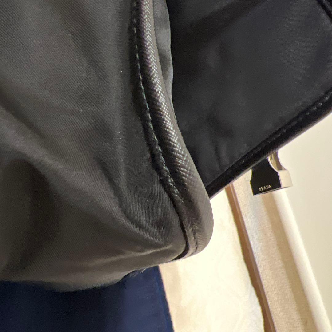 プラダショルダーバッグ