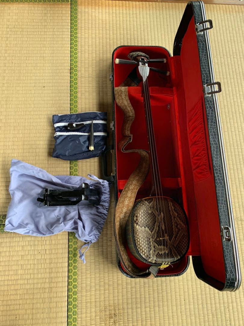 高級琉球三味線　三線 ヘビ皮製 ケース付き