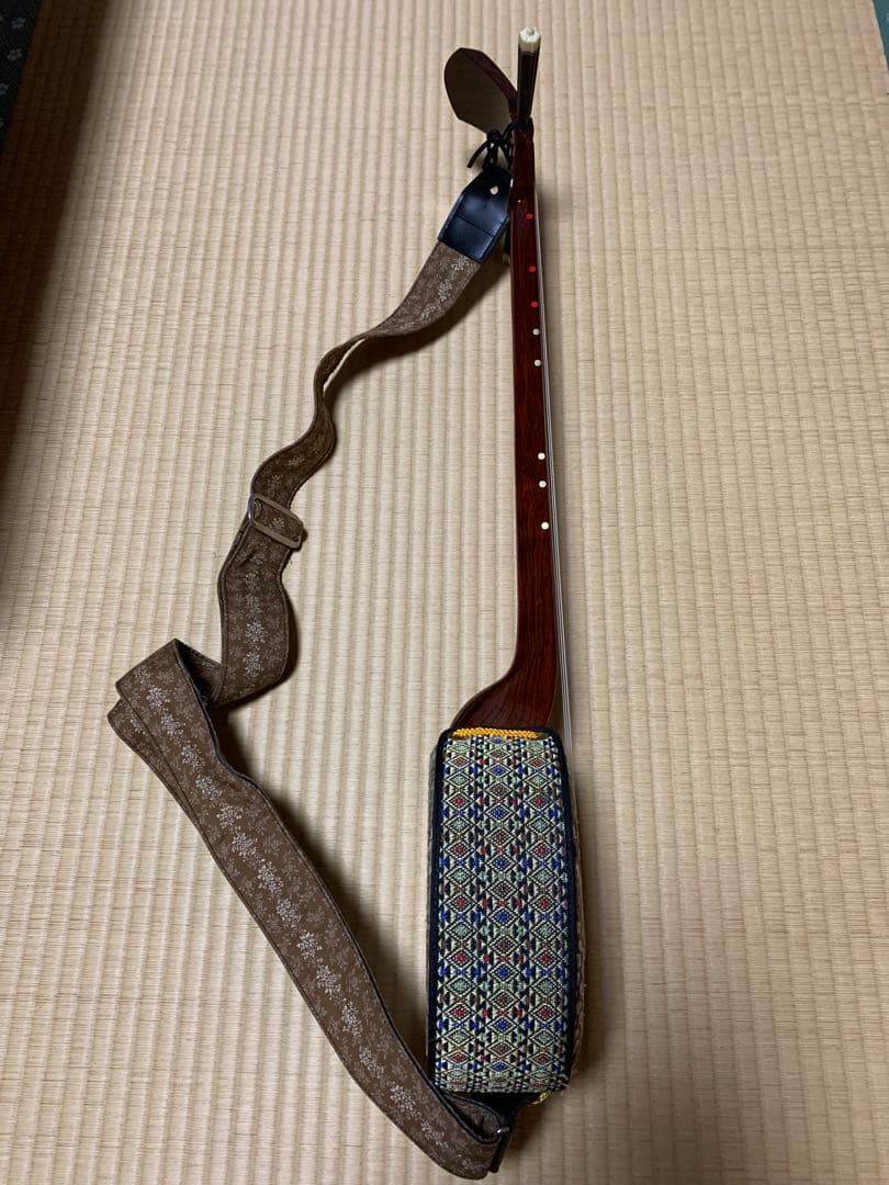 高級琉球三味線　三線 ヘビ皮製 ケース付き