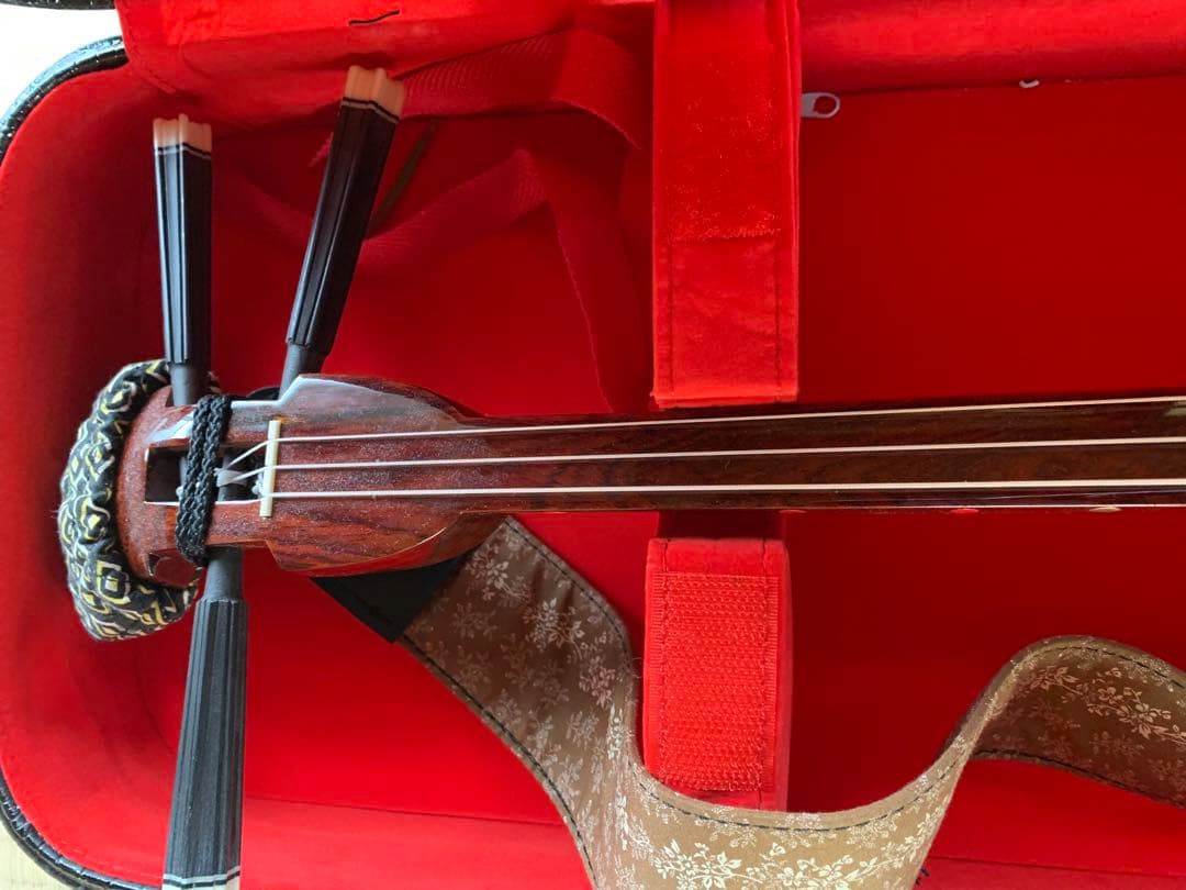 高級琉球三味線　三線 ヘビ皮製 ケース付き