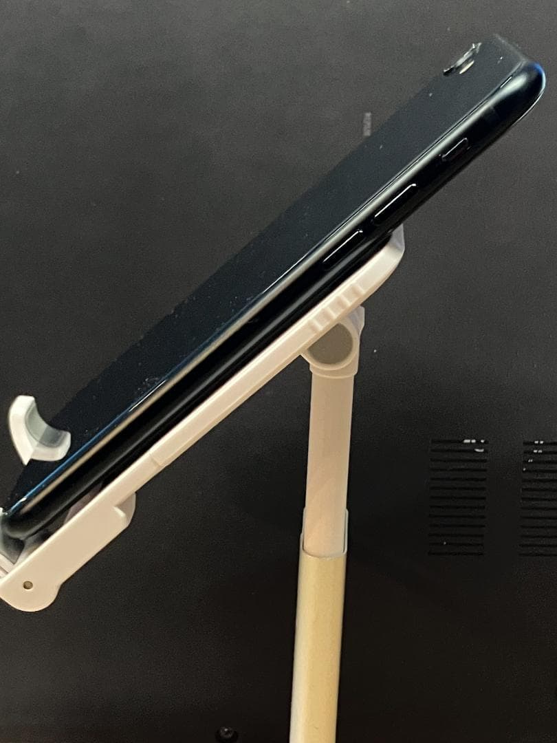 【最終値下】【美品】iPhone SE 第3世代 64GB