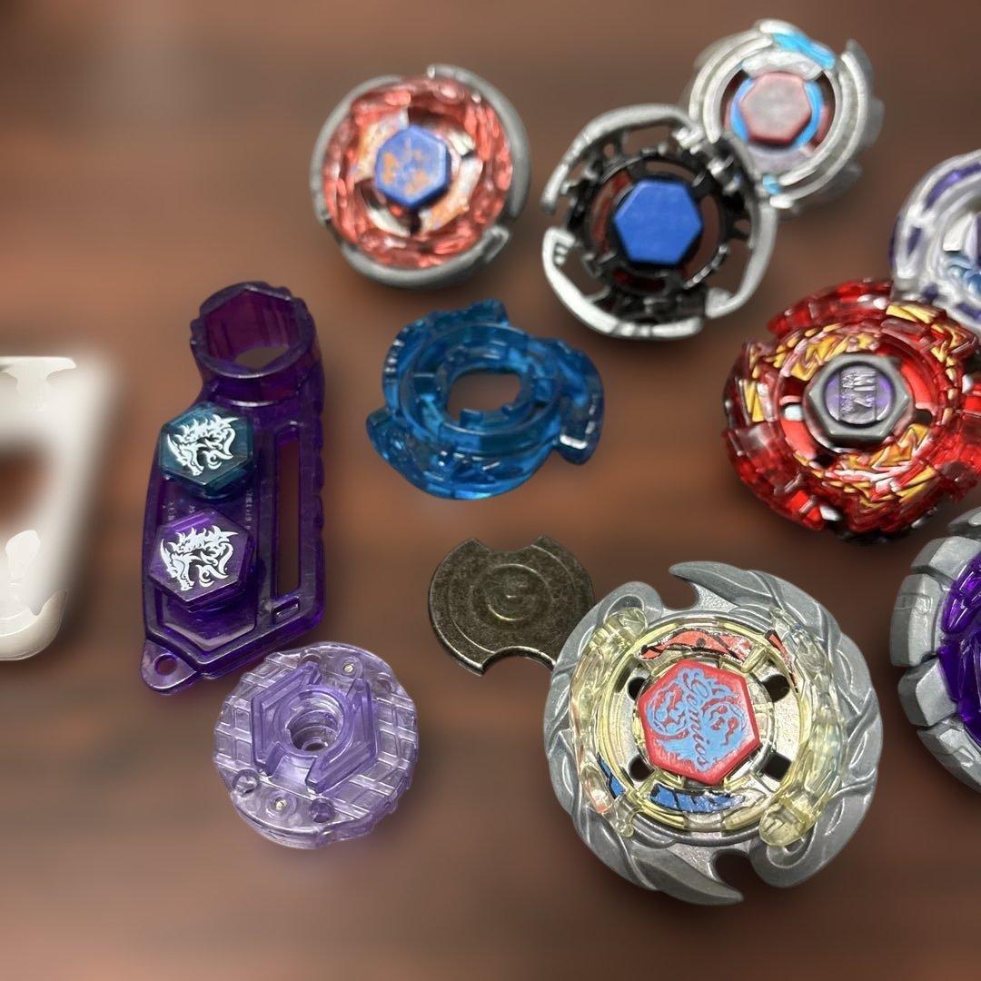 メタルファイトベイブレード 解らないので写真で判断してください