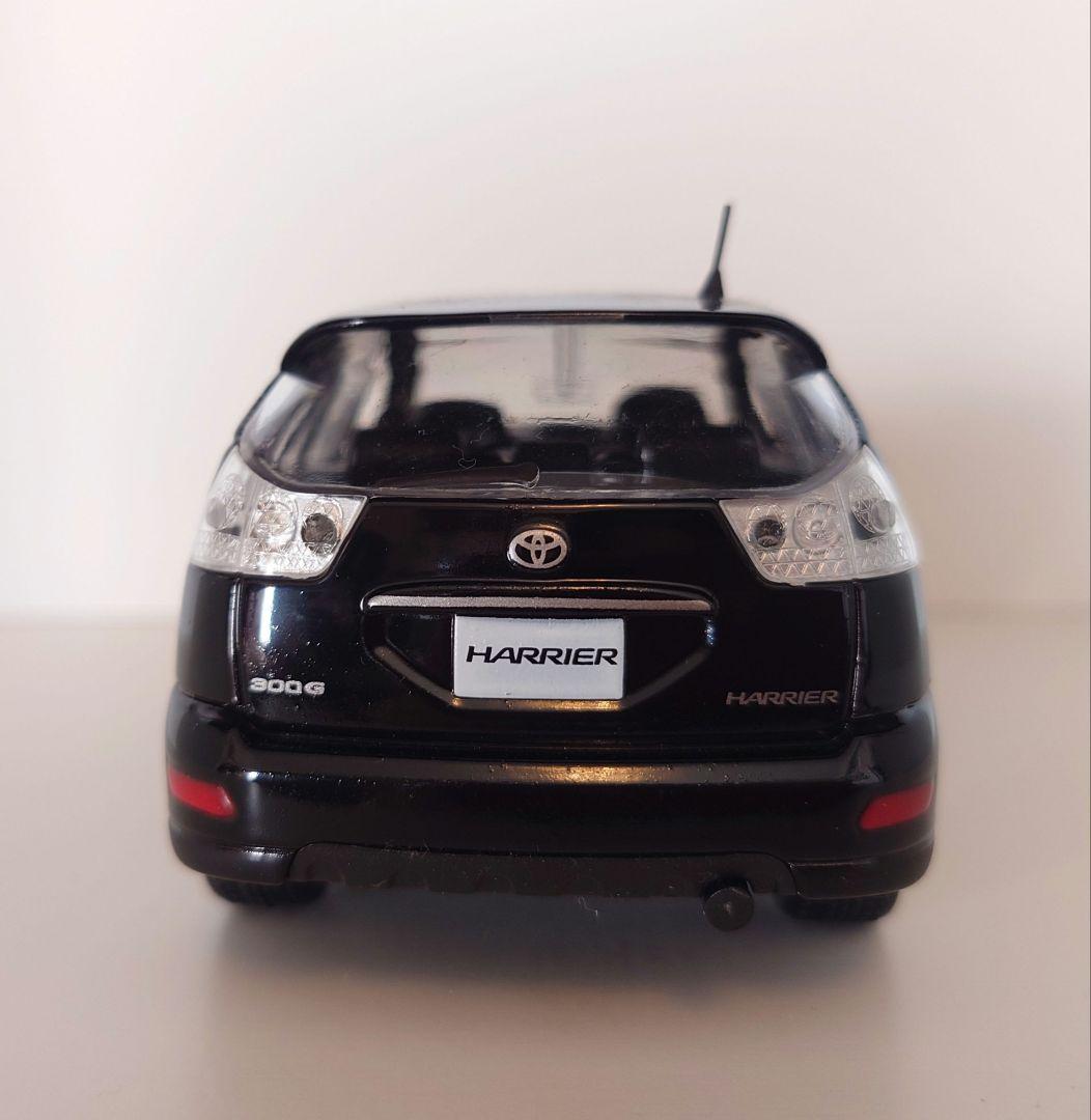 り*ん様 トヨタ　 ハリアー　HARRIER 2代目 1/30 　　202ブラッ