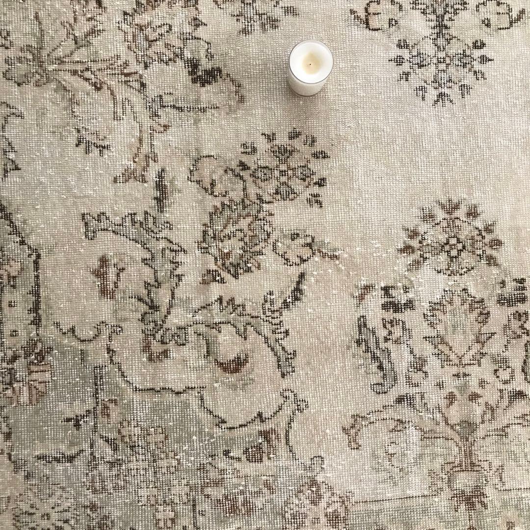 ヴィンテージラグ　ベージュオーバーダイ　ボタニカルフローラル　トルコ　雅姫さん